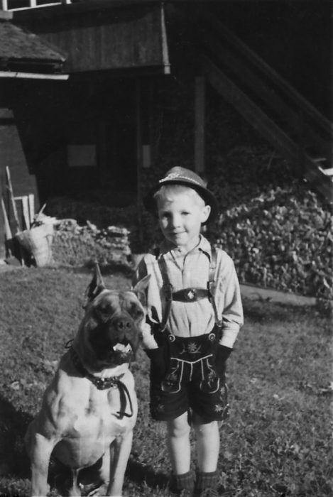 Theo mit Hund