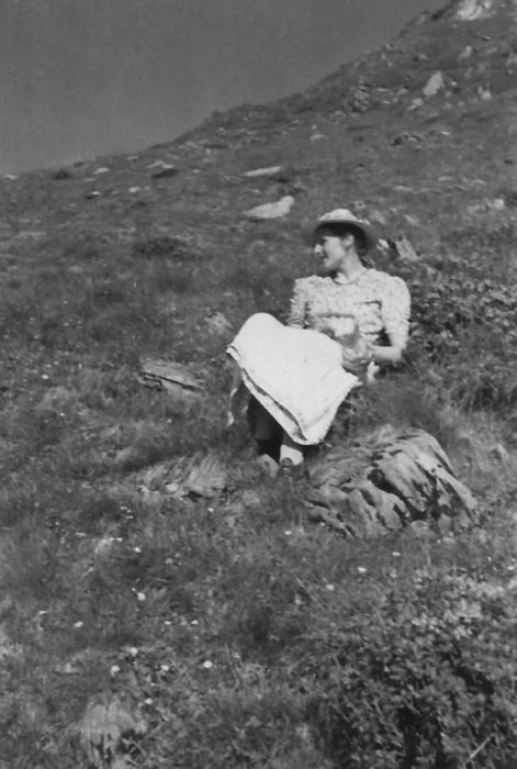 Marie Kanka auf einer Bergwiese