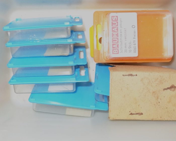 Werkzeugschrank Plastikschachteln