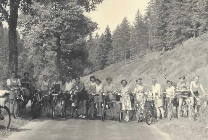 Fahrradfahrerinnen am Start